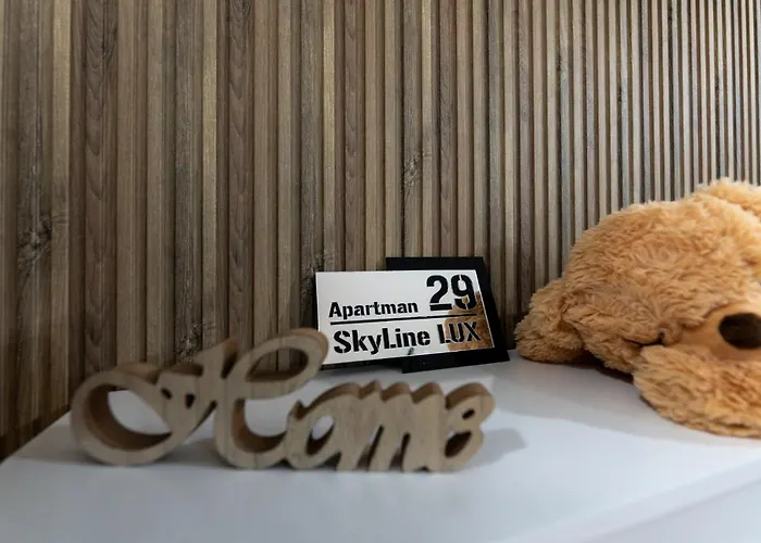 Skyline Lux Zlatna Lisica *